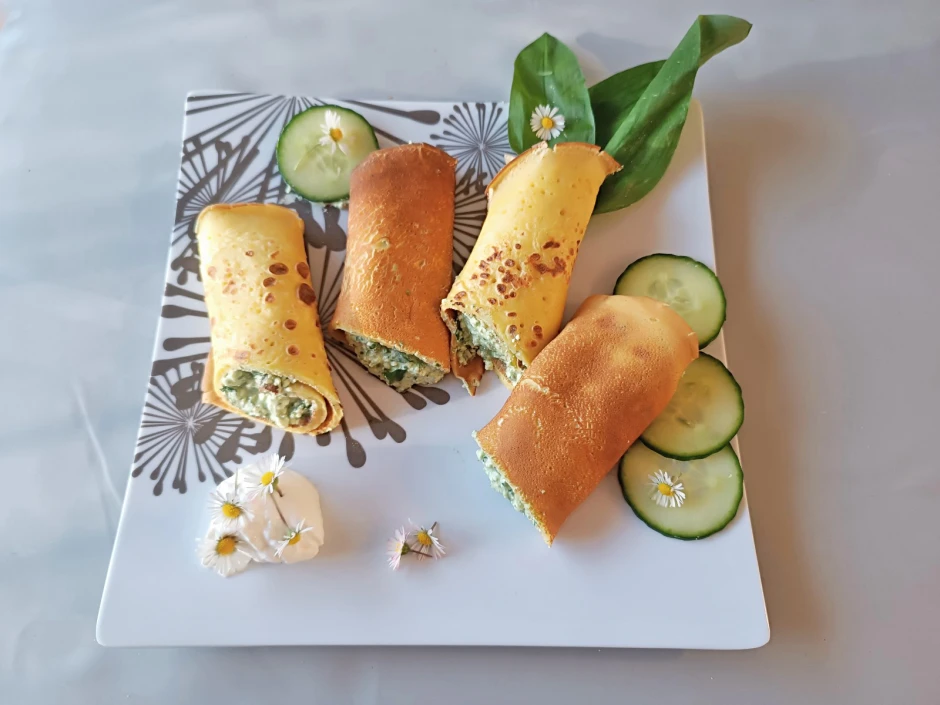 Palatschinken mit B&auml;rlauchtopfen