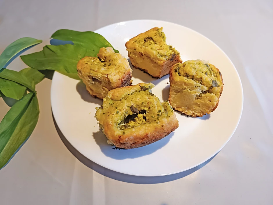 B&auml;rlauch-Topfen-Schnecken aus dem Camping-Backofen