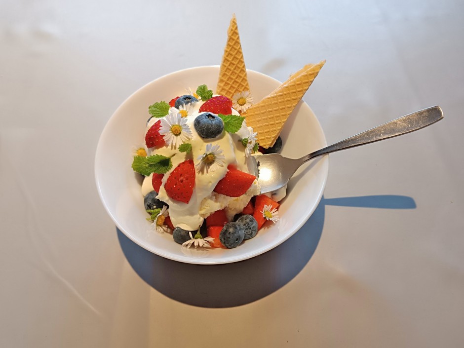 Früchte-Eisbecher