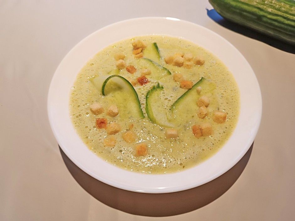 Gurkenschaumsuppe
