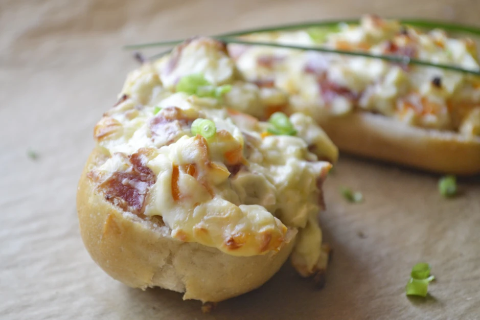 Baguette mit Frischkäse überbacken