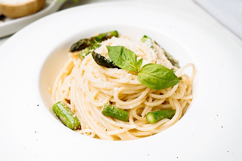 Spargel Carbonara