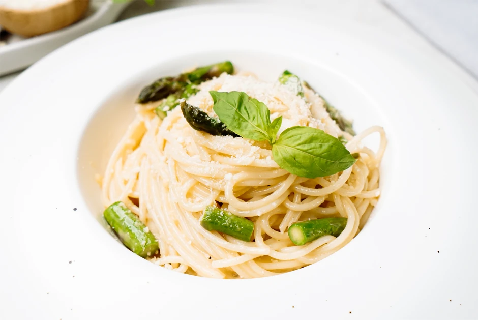 Spargel Carbonara