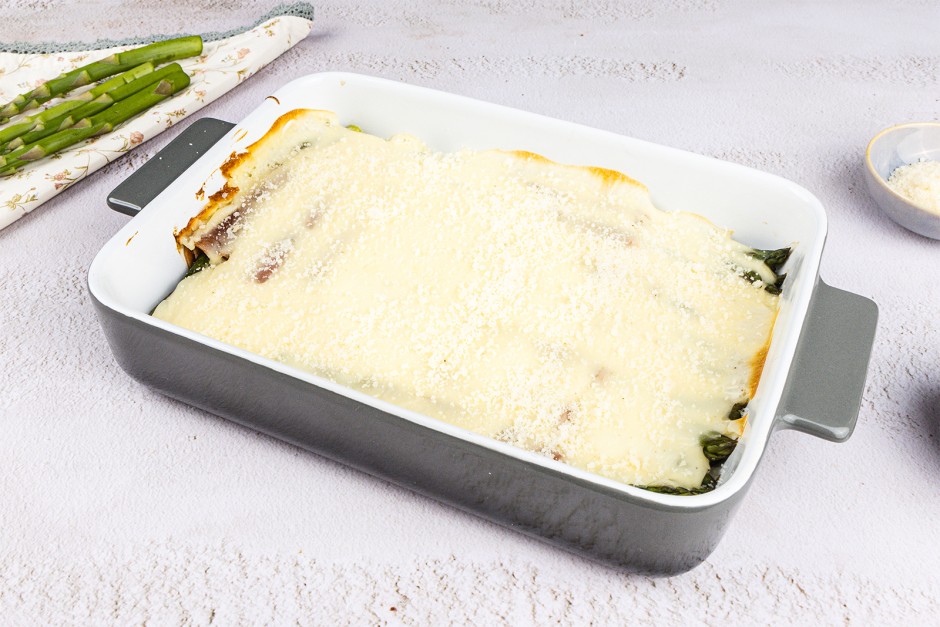Spargel mit Schinken und Käse
