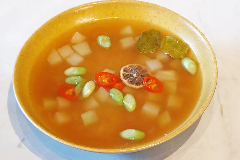 Kohlrabi-Reis-Suppe asiatisch