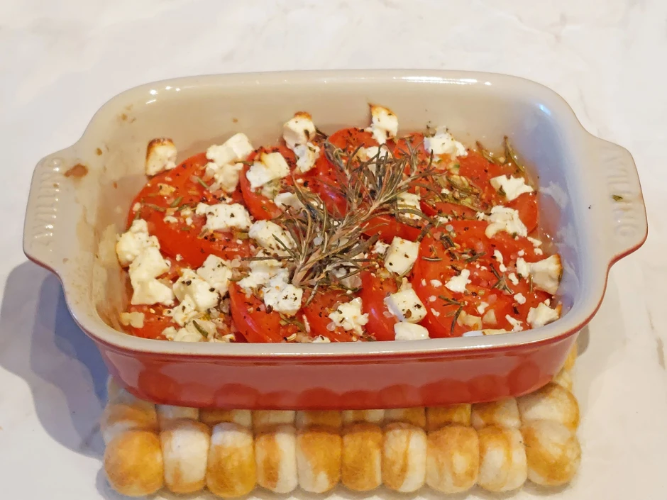 Ofentomaten mit Rosmarin und Feta