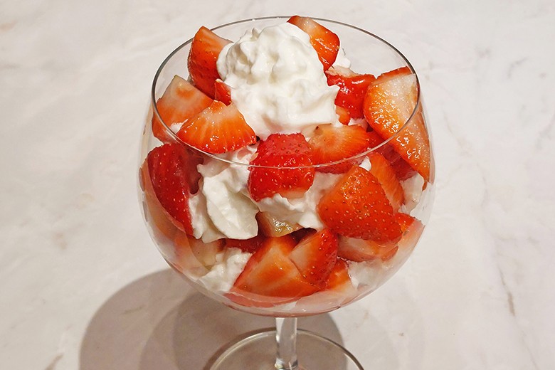 Erdbeerdessert mit Tonkabohne