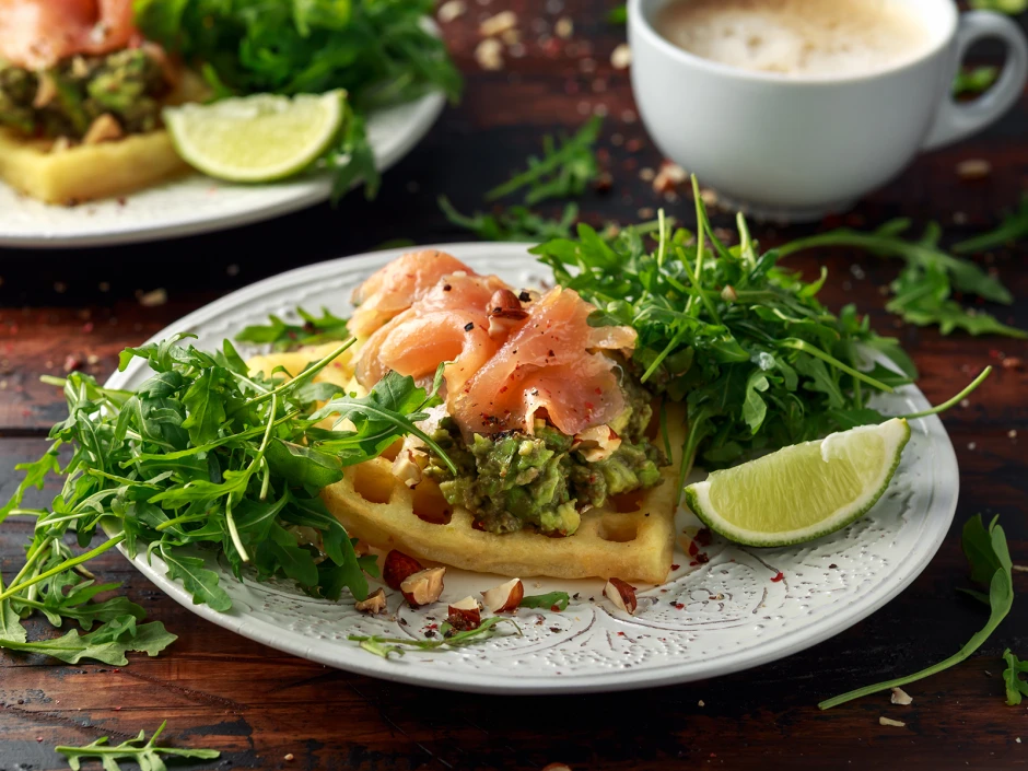 Kartoffelwaffeln mit Guacamole und R&auml;ucherlachs