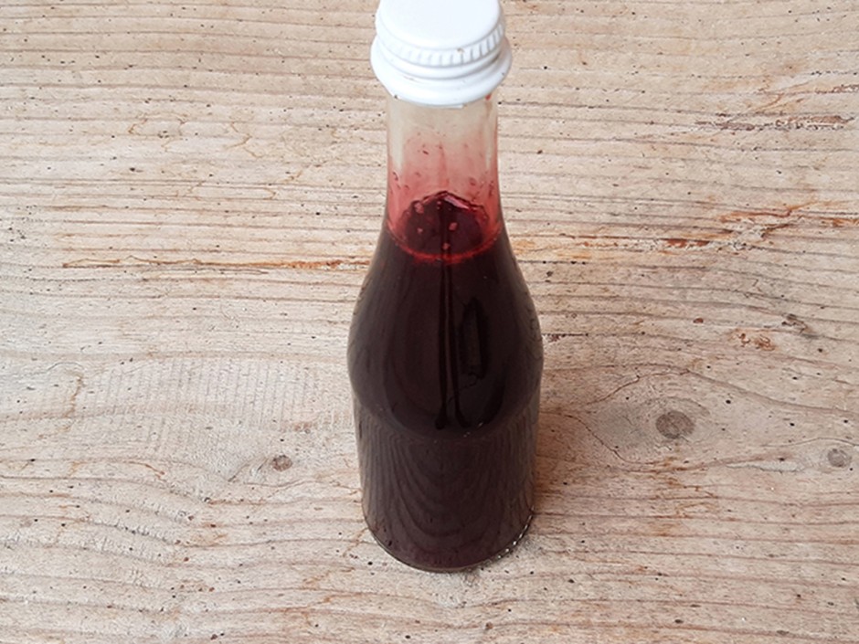 Schwarzer Ribiselsirup
