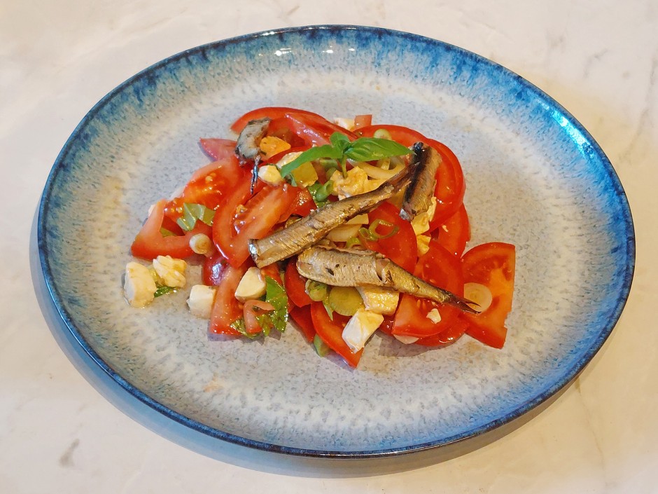 Tomatensalat mit Sprotten