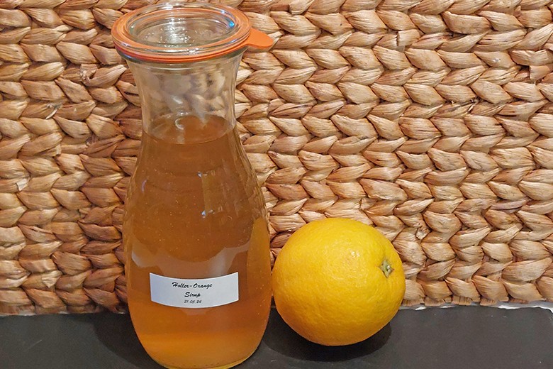 Holunderblütensirup mit Orangen