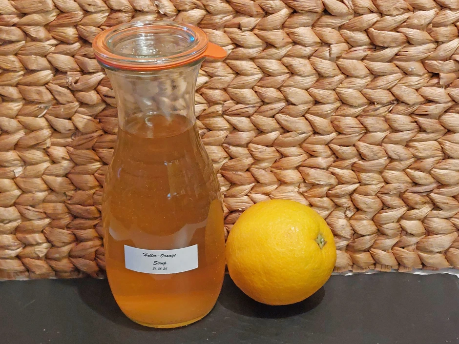 Holunderbl&uuml;tensirup mit Orangen