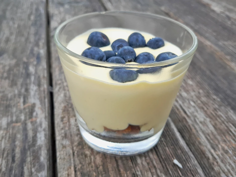 Vanilletraum mit Heidelbeeren