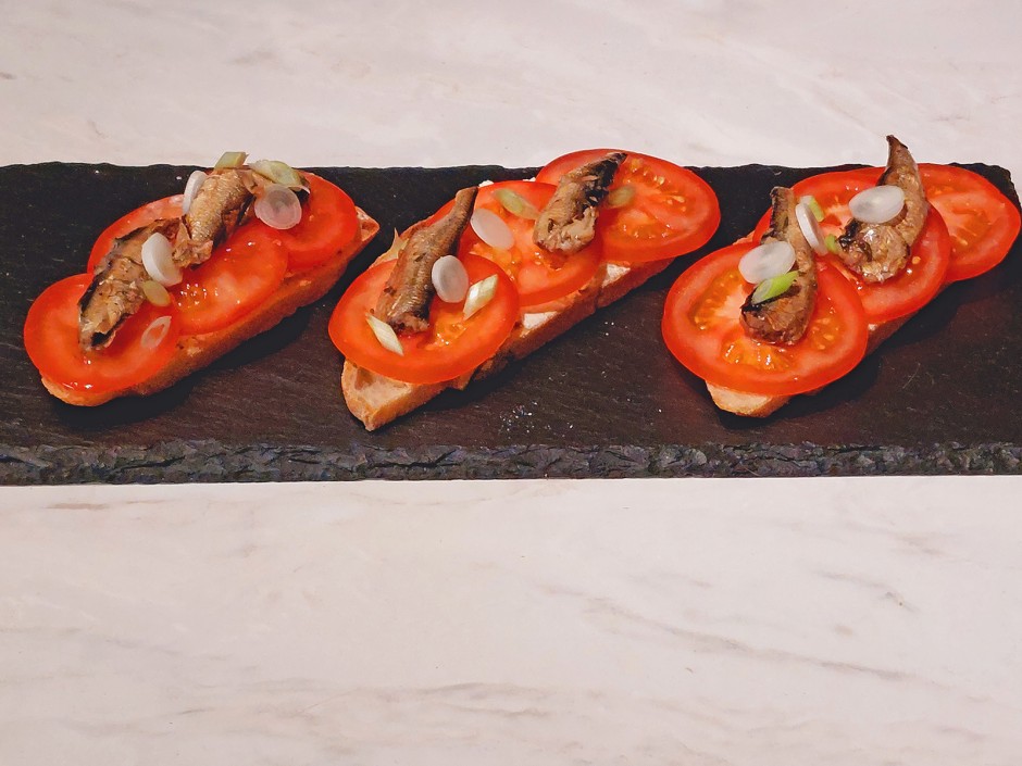 Ciabatta mit Tomaten und Sprotten