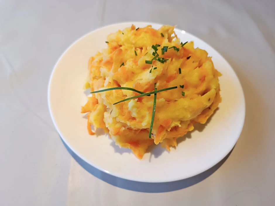 Erd&auml;pfelp&uuml;ree mit Karotten