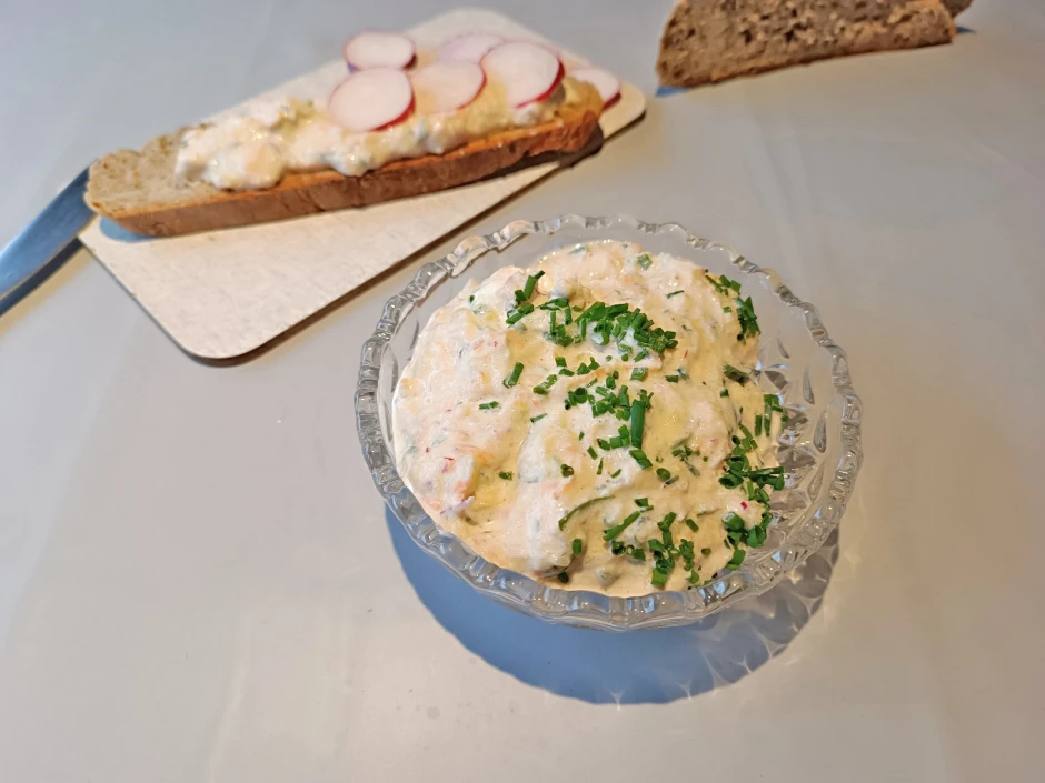 Gem&uuml;seaufstrich mit Sauerrahm und Frischk&auml;se