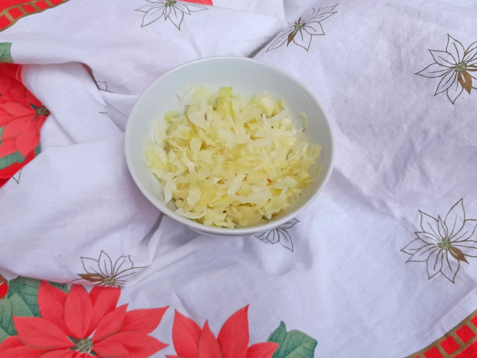 Oma&acute;s warmer Krautsalat