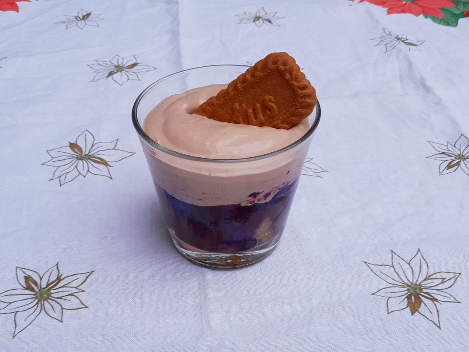 Schokomousse mit Kirsche