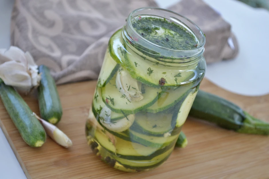 Eingelegte Zucchini