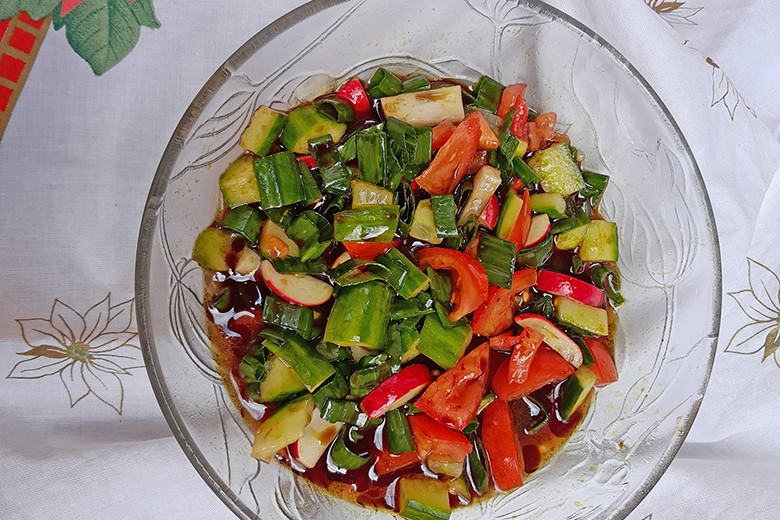 Salat mit Balsamico-Kürbiskerndressing