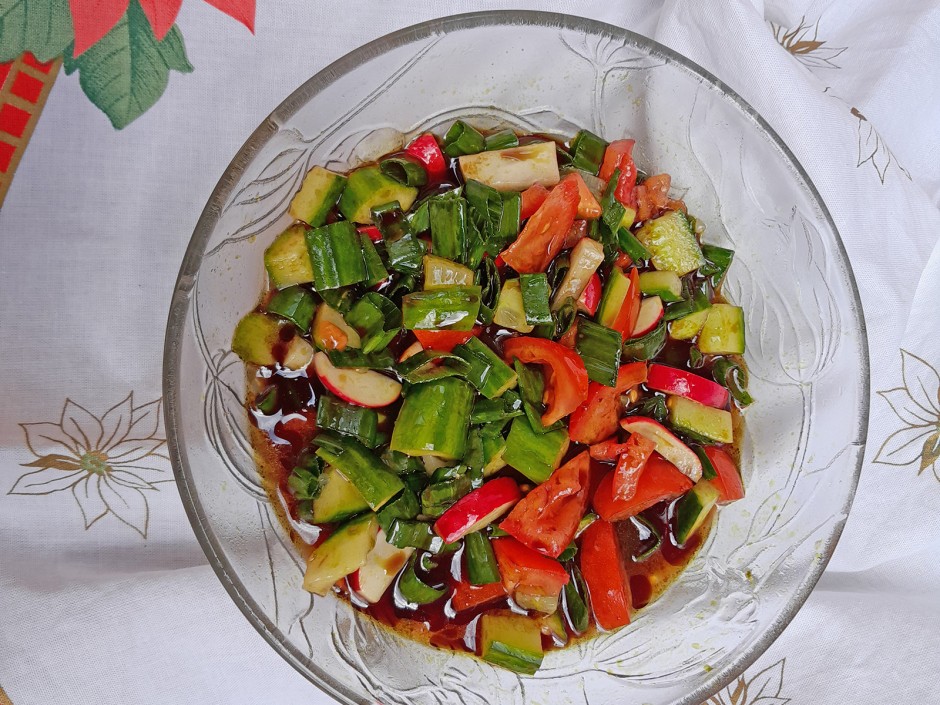 Salat mit Balsamico-Kürbiskerndressing