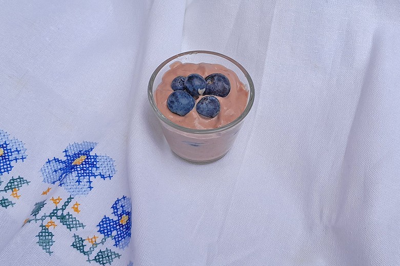 Schokoschaum mit Heidelbeeren