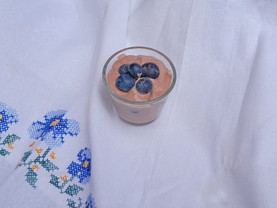 Schokoschaum mit Heidelbeeren