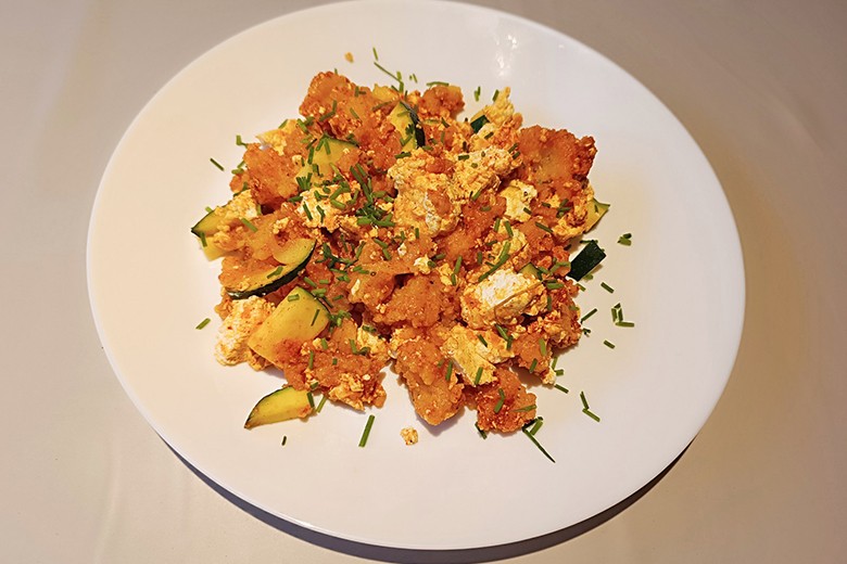 Polenta mit rotem Bröseltopfen