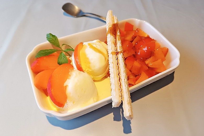 Marillen-Eis-Schale