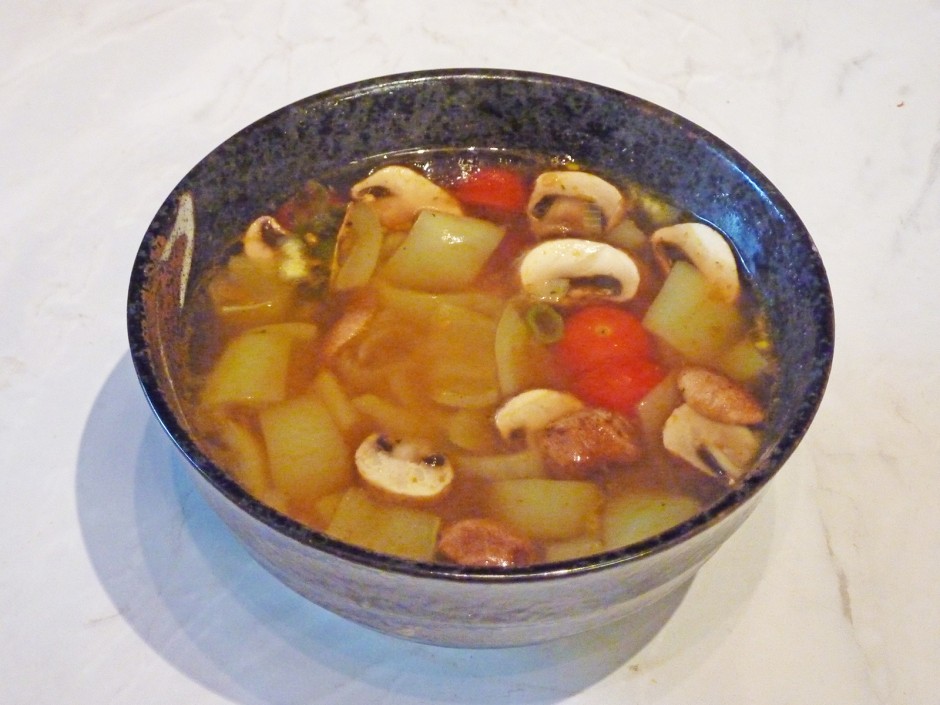 Currysuppe mit weißen Paprika