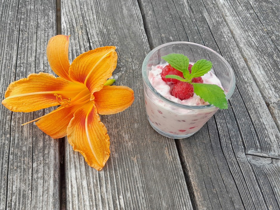 Topfencreme mit Himbeere