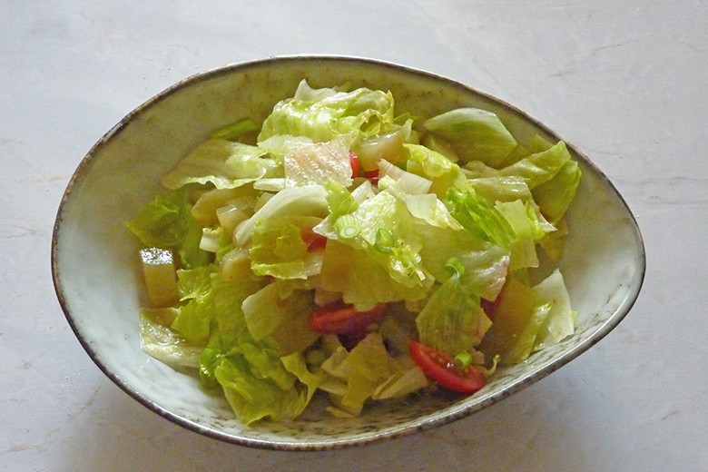Eisbergsalat mit Senfgurken