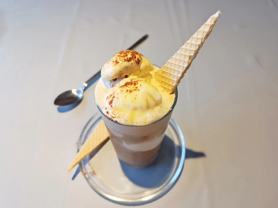 Eiskaffee mit Eierlik&ouml;r