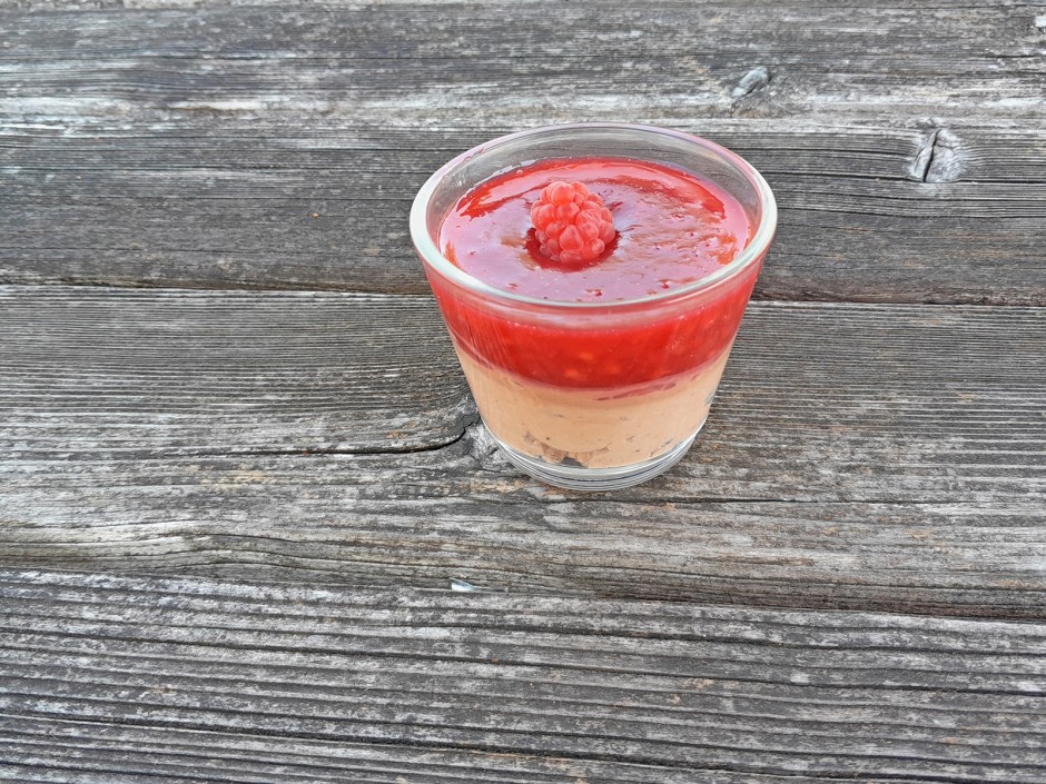 Himbeer-Schokopuddingcreme-Dessert