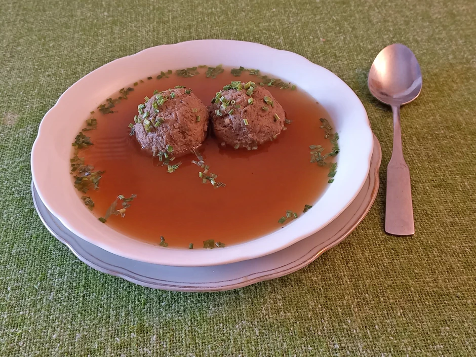 Leberknödelsuppe