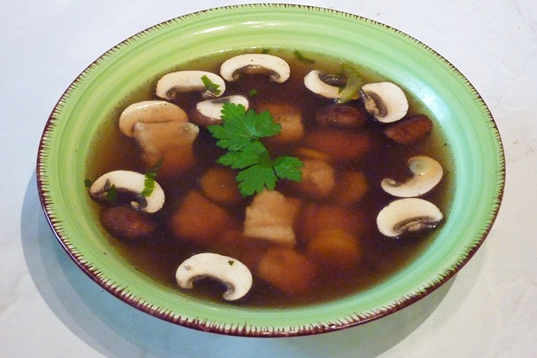 Fischsuppe mit Staudensellerie