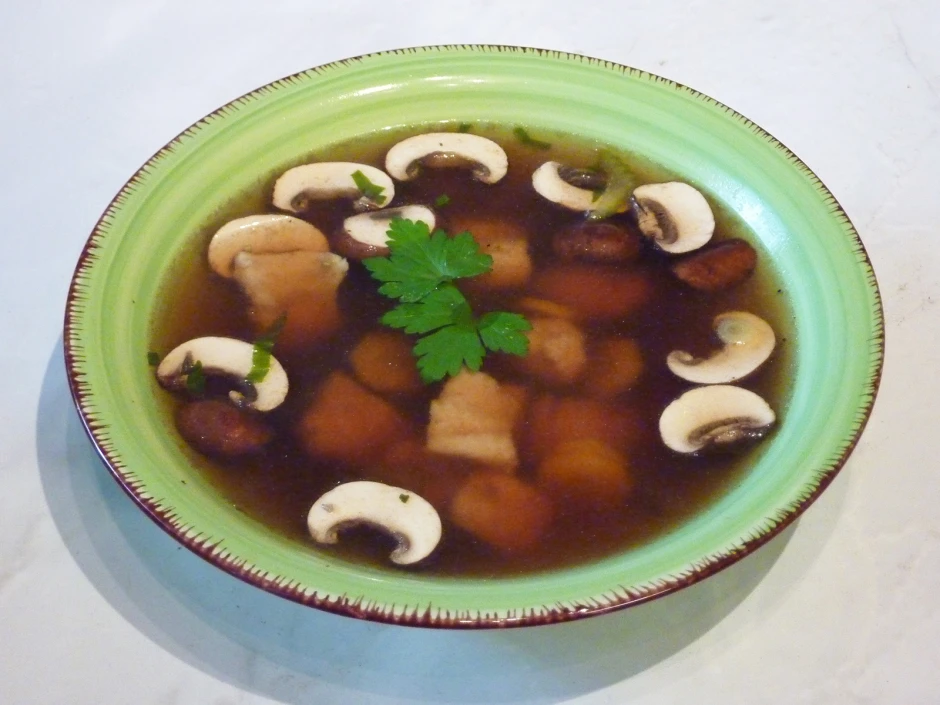 Fischsuppe mit Staudensellerie