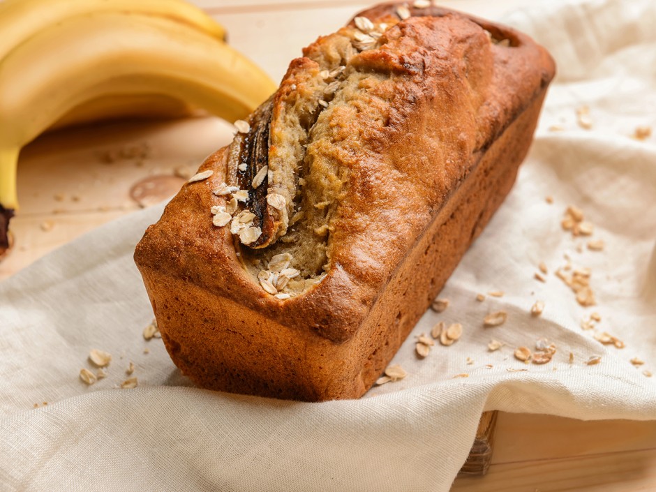 Bananenbrot mit Felsenbirnen