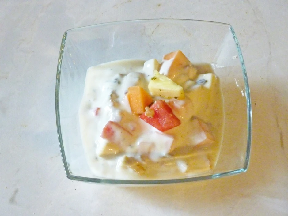 Melonen-Buttermilch-Dessert