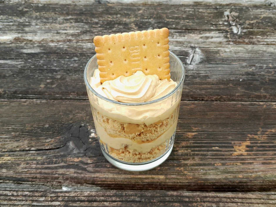 Espressocreme mit Butterkeksen