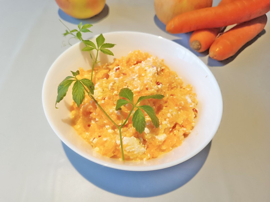 Apfel-Karotten-Topfen Dessert