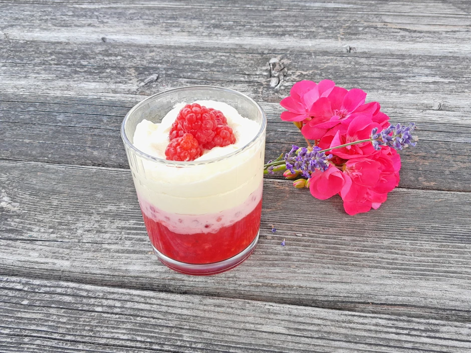 Himbeer-Topfen-Vanillecreme Dessert