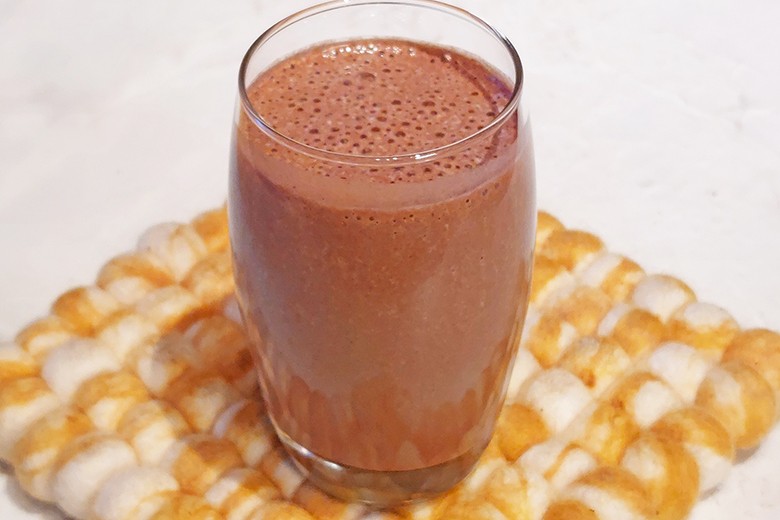Bananen-Schoko-Milch mit Zimt