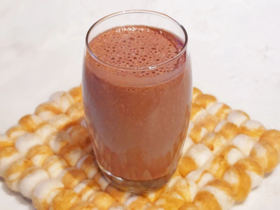 Bananen-Schoko-Milch mit Zimt