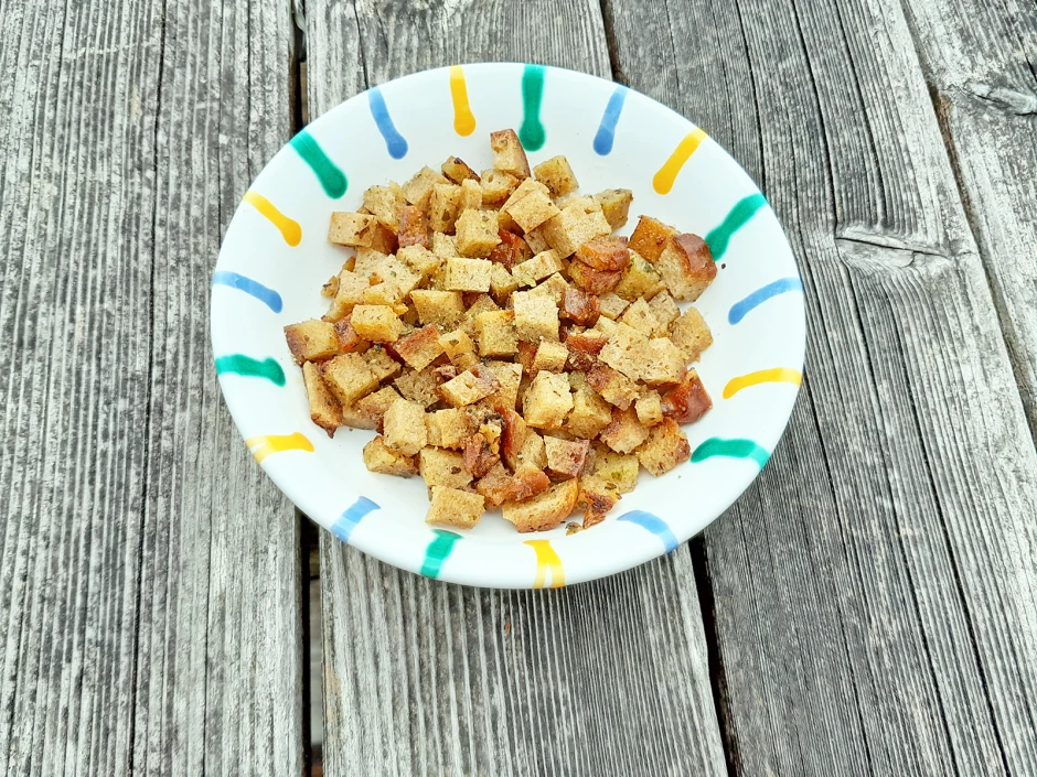 Brotcroutons als Suppeneinlage