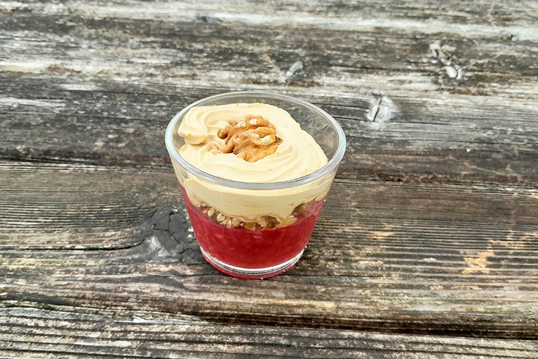 Himbeer-Nuss-Espresso Schichtdessert