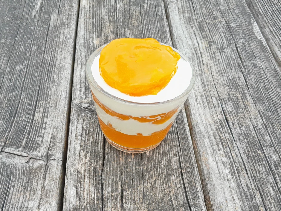 Marillenmus mit Schlagobers