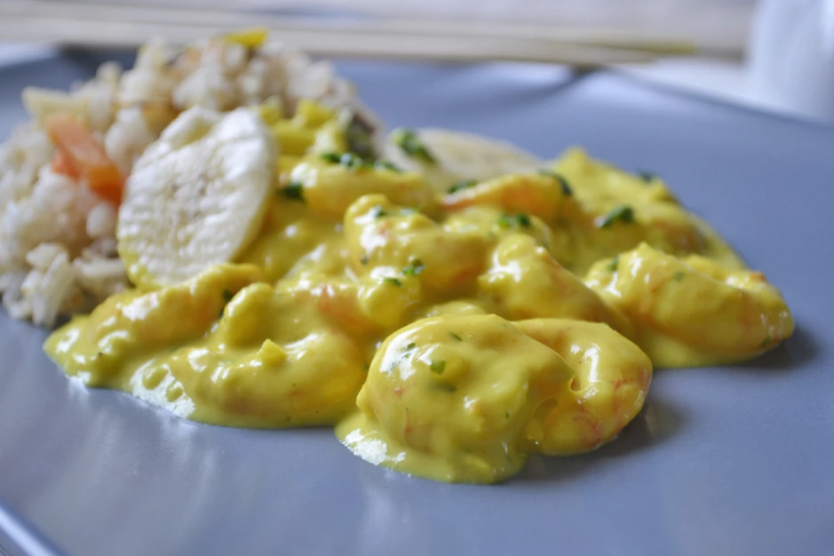Garnelencurry mit Bananen und Kurkuma