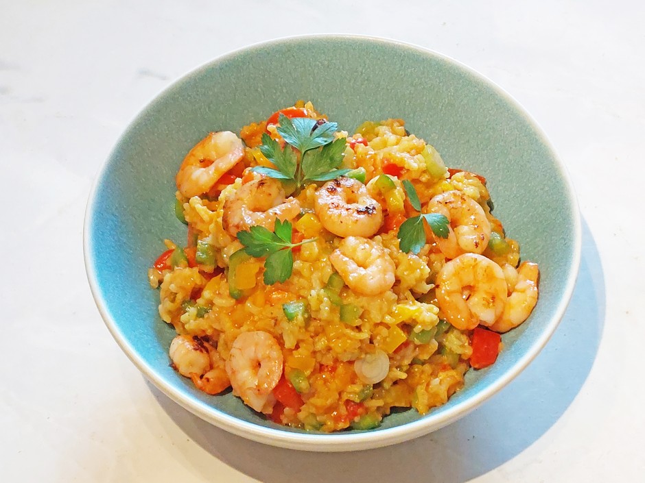 Bunter Reissalat mit Garnelen