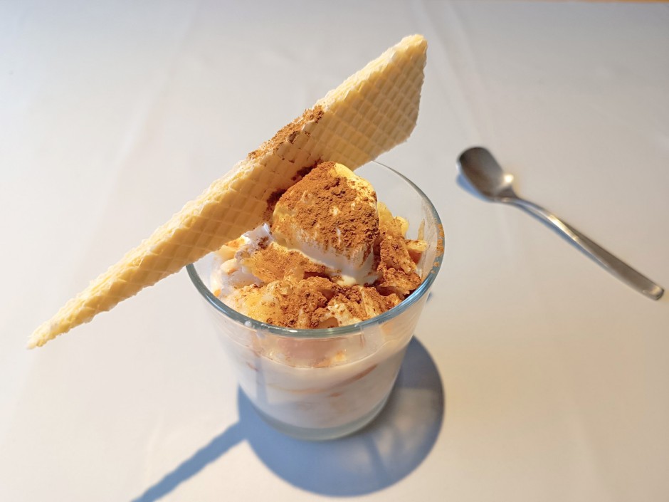 Vanilleeis in Apfel-Kefir